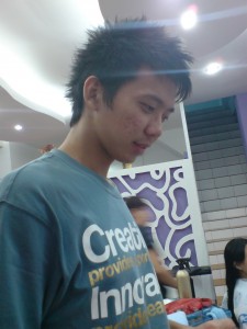 Side Seeking ><